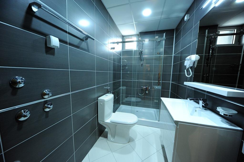 Garni Uni Elita Lux Hotel Ni Habitación foto