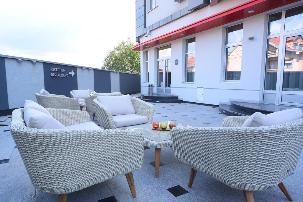Garni Uni Elita Lux Hotel Ni Exterior foto