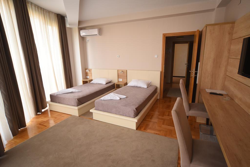 Garni Uni Elita Lux Hotel Ni Exterior foto